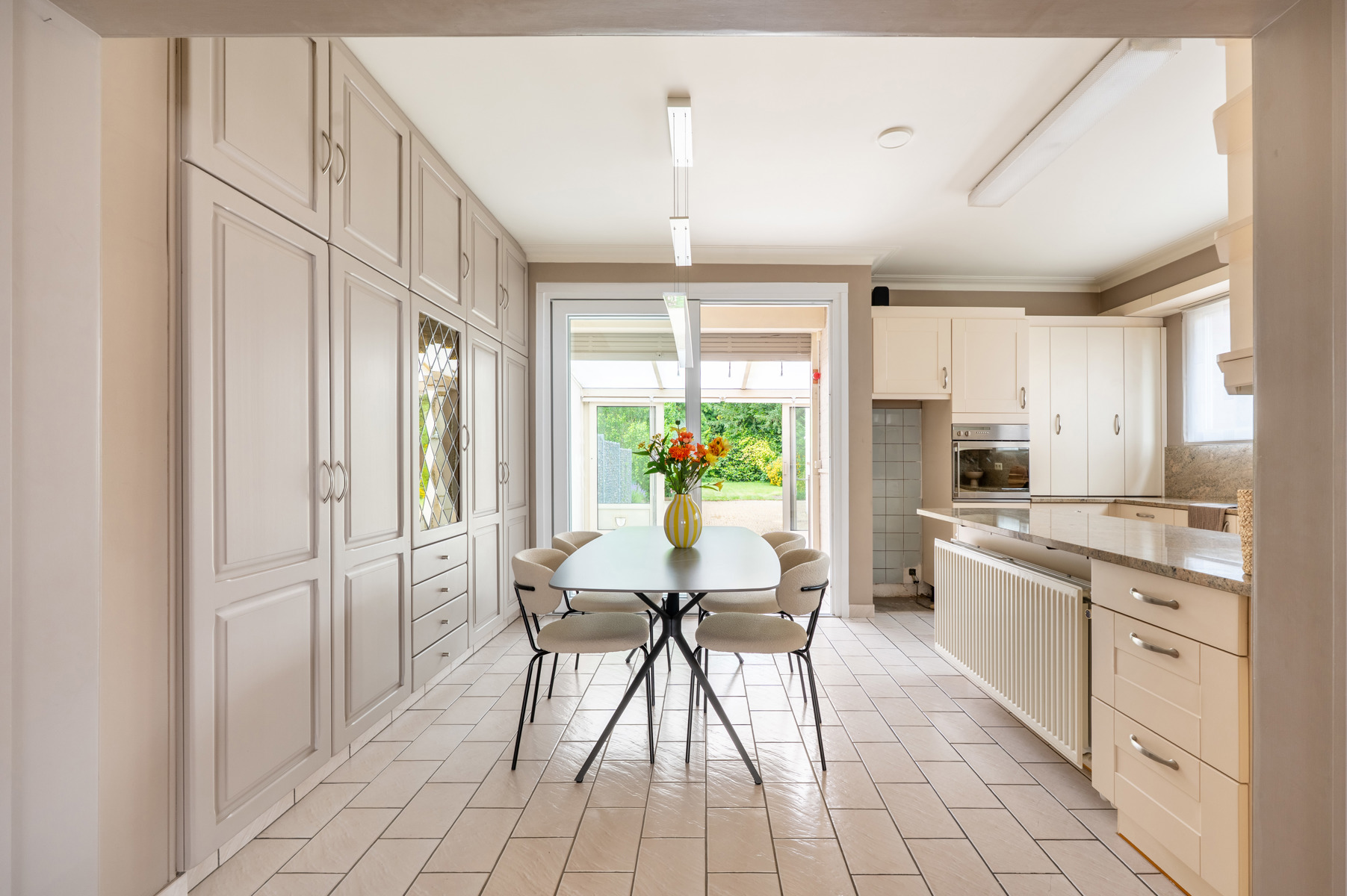 Ruime woning met zeer veel potentieel - foto 5