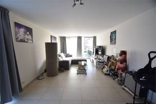 Modern appartement met volgende eigenschappen:<br /><br />° vlotte verbinding met Bilzen, Hasselt en E313<br />° rustig gelegen en toch op wandelafstand van het commercieel centrum<br />° wonen in een verzorgde residentie<br />° vloerverwarming<br />° degelijke afwerking<br /><br />INDELING:<br /><br />° Niveau -1:<br />ondergrondse staanplaats - kelderberging.<br /><br />° Niveau 0:<br />Inkomhal met gastentoilet - living - terras - keuken - wasplaats - badkamer - 2 slaapkamers.<br /><br />Vraag snel online uw bezichtiging aan via de knop "Ik ben kandidaat" die u kan terugvinden op de website van confideo-immo.be. Via deze link dient u alle gegevens aan te vullen en dan zal u eerstdaags door ons gecontacteerd worden om een afspraak in te plannen.