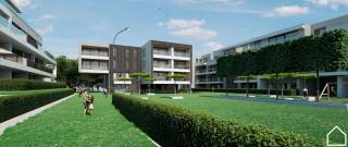 Het appartement is gelegen op gelijkvloers en werd op plan ingedeeld als volgt: Open ingerichte keuken met aanpalende berging, leefruimte...