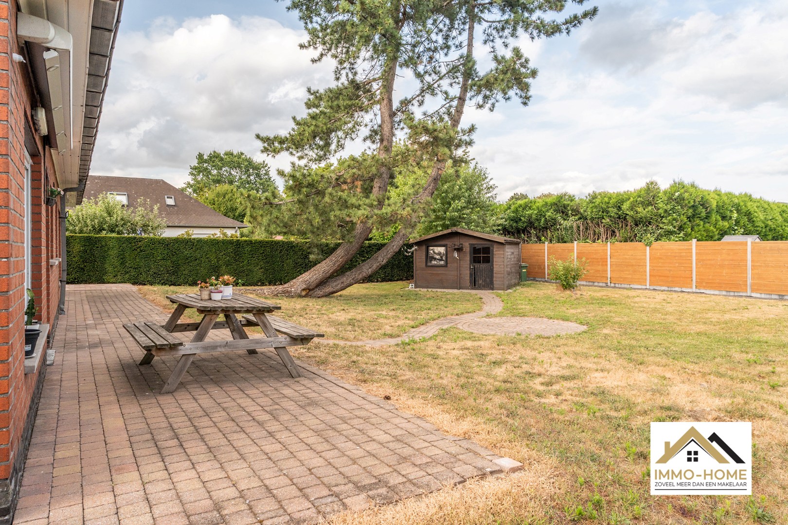 Vrijstaande bungalow met een ruime grond op een topligging! - foto 4