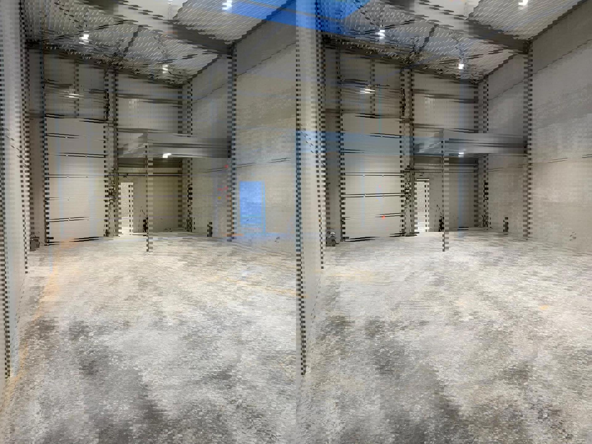 Instapklaar magazijn 216m² te Ranst - foto 1