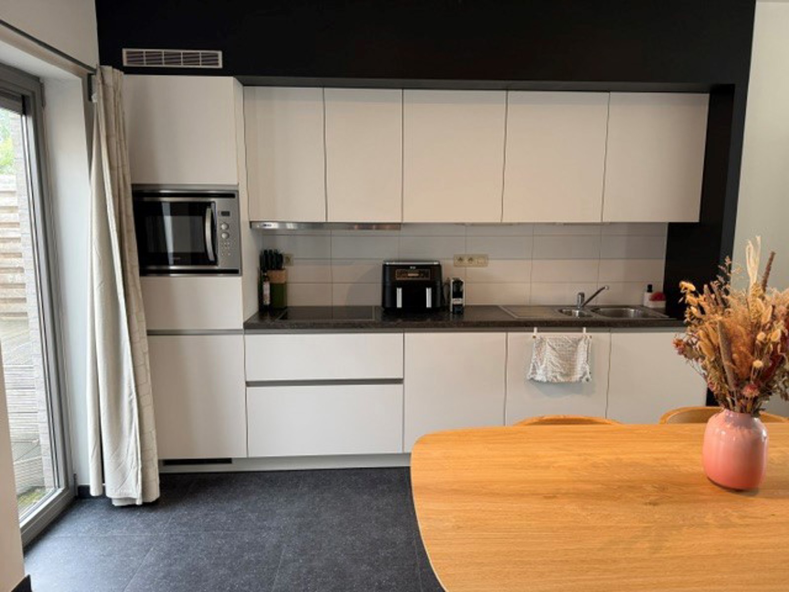 Gezellige studio met ondergrondse staanplaats en berging - foto 4