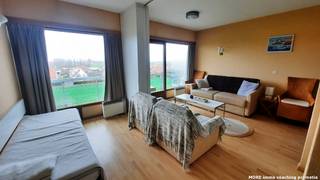 Bel appartement meublé en <strong>copropriété</strong> dont <strong>la période du 30/06 au 30/07</strong> peut être achetée :<br /><br />L'appartement comprend un hall d'entrée, une cuisine équipée, un salon, une chambre séparée avec salle de bain attenante et un coin nuit. La terrasse sur toute la largeur de l'appartement offre une vue dégagée magnifique sur les polders. La résidence elle-même propose plusieurs installations supplémentaires pour les résidents : une plage privée, deux piscines couvertes avec douches &amp; vestiaires et bien sûr, le lac Laguna Beach. À distance de marche de la digue et de la plage. La résidence est adaptée aux personnes à mobilité réduite et dispose également d'un concierge sur place. Une alternative à la location de vacances, plus économique que de devoir louer un hébergement chaque année. Également intéressant en tant que bien d'investissement avec de bonnes possibilités de location en plein été. Possibilité d'acheter un emplacement de parking durant la même période. Abri à vélos commun. Contactez-nous pour plus d'informations sur ce système et pour une visite sans engagement.<br /><br /><br /><span><strong>Offre sous conditions ; Voir www.more.be, "annexes" et sous réserve de disponibilité.</strong></span><br /> 