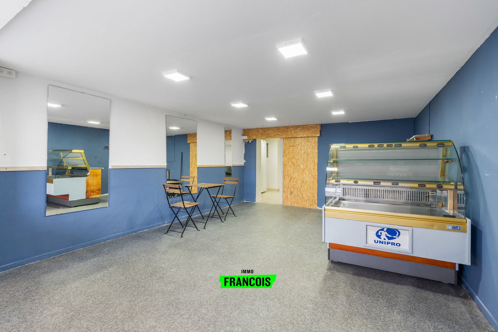 Centraal gelegen handelsruimte op de Zeedijk in Blankenberge - foto 4
