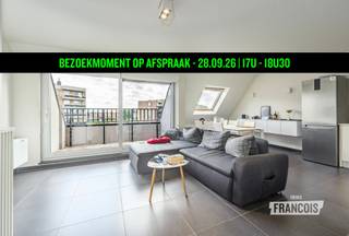 BEZOEKDAG OP 28/09 – ENKEL OP AFSPRAAK<br /><br />Op zoek naar een comfortabel appartement met een praktische indeling, een gunstig EPC-label én een interessante ligging? Dan is dit appartement, gelegen aan de Oude Noordlaan 2 te Roeselare, zeker het ontdekken waard. Het appartement bevindt zich op de derde verdieping van een verzorgd gebouw dat werd opgericht in 2007 en is vlot bereikbaar via de lift.<br /><br />De ligging vormt een absolute troef. Het appartement bevindt zich op wandel- en fietsafstand van het centrum van Roeselare, waar je kunt genieten van een uitgebreid aanbod aan winkels, horeca en dagelijkse voorzieningen. Ook supermarkten, handelszaken en andere faciliteiten bevinden zich in de nabije omgeving. Daarnaast zijn het station van Roeselare en de belangrijkste invalswegen vlot bereikbaar.<br /><br />Het appartement beschikt over een centrale inkomhal met toegang tot het afzonderlijk toilet en de aangename leefruimte. De leefruimte sluit aan op de open keuken, die voorzien is van alle nodige toestellen. Vanuit de nachthal is er toegang tot de twee volwaardige slaapkamers, de badkamer en de berging. De badkamer is uitgerust met een dubbel lavabomeubel en een ligbad. De praktische berging biedt extra ruimte voor voorraad, huishoudtoestellen en allerhande spullen.<br /><br />Qua comfort beschikt het appartement over centrale verwarming op aardgas en dubbele beglazing. Dankzij het EPC-label B is het appartement bovendien energiezuinig. Op het gelijkvloers bevindt zich een gemeenschappelijke fietsenberging.<br /><br />Het appartement is momenteel verhuurd, waardoor het eveneens een interessante opportuniteit vormt voor investeerders.<br /><br />Het appartement wordt aangeboden met een startprijs van € 199.000. Elk bod boven deze startprijs wordt voorgelegd aan de verkoper(s).<br /><br />