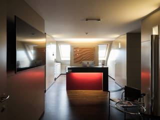 In het prestigieuze Sint-Martens-Latem wordt een exclusief deel van een gebouw aangeboden, volledig ingericht als hoogstaande privékliniek...