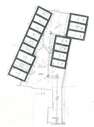 Dit LOT VAN 16 AFGESLOTEN GARAGEBOXEN is een zeer mooie opportuniteit voor wie op zoek is naar een goede belegging/investering.<br />Alle garageboxen zijn op dit ogenblik verhuurd.<br />Het lot is volledig privatief (maakt dus geen deel uit van een mede-eigendom, dus ook geen syndicuskosten te betalen)<br />Voor meer info en/of een bezoek ter plaatse, contacteer Anne Raets via 0471/57 12 13 of stuur een maitje naar info@buro14.be.