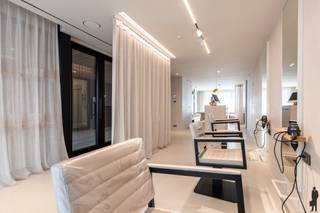 Handelspand te huur van 70 m² op een topligging in Merksplas.Bent u op zoek naar een instapklaar handelspand op een zichtbare locatie? Dit...