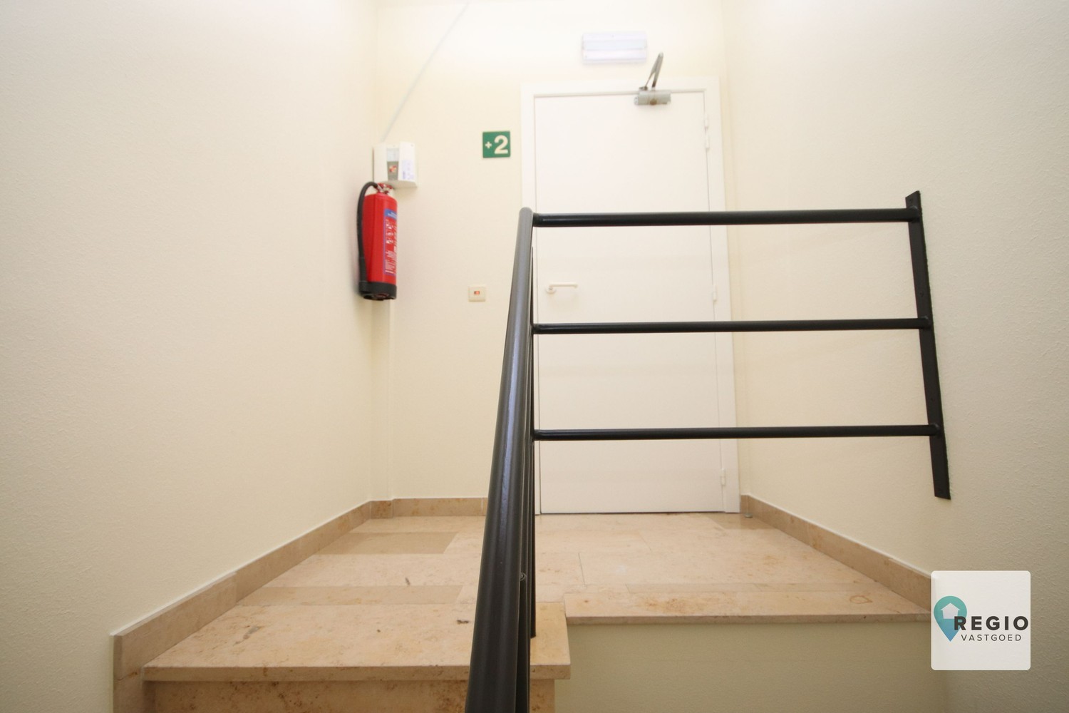 Energiezuinig twee-slaapkamer appartement in de schaduw van Landegemkerk. - foto 5