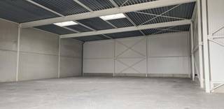 <p><strong>DÉCOUVREZ AWANS LORS DE NOS PROCHAINES JOURNÉES PORTES OUVERTES – Plus d’informations sur </strong><strong>zabra.be/awans</strong><strong>.</strong></p><p>Cette unité PME est située dans un tout nouveau parc PME à proximité immédiate de l’E40. En plus des unités PME et de deux bâtiments d’entreprise, le site prévoit 23.000 m² d’espaces verts et plusieurs terrains de sport. Ce sera <strong>le</strong> nouveau point de rencontre pour les entreprises régionales en pleine croissance.</p><p>Le bâtiment dispose d’une superficie de 180 m² et bénéficie d’un parking privé. De plus, de nombreuses places de stationnement public sont prévues dans le projet. La situation privilégiée à côté de l’E40, combinée au parc verdoyant, fait de ce parc d’affaires une destination exclusive et attractive pour les entreprises et les entrepreneurs.</p><p><strong>Atouts :</strong></p><ul><li><p>Situé dans un nouveau parc PME à proximité de l’E40, avec d’excellentes connexions vers toutes les grandes villes.</p></li><li><p>De nombreux commerces et restaurants à proximité.</p></li><li><p>Possibilité de combiner avec d’autres unités.</p></li></ul><p>Contactez-nous pour plus d’informations au 0472 89 60 18. Nos représentants se feront un plaisir de vous renseigner.</p>