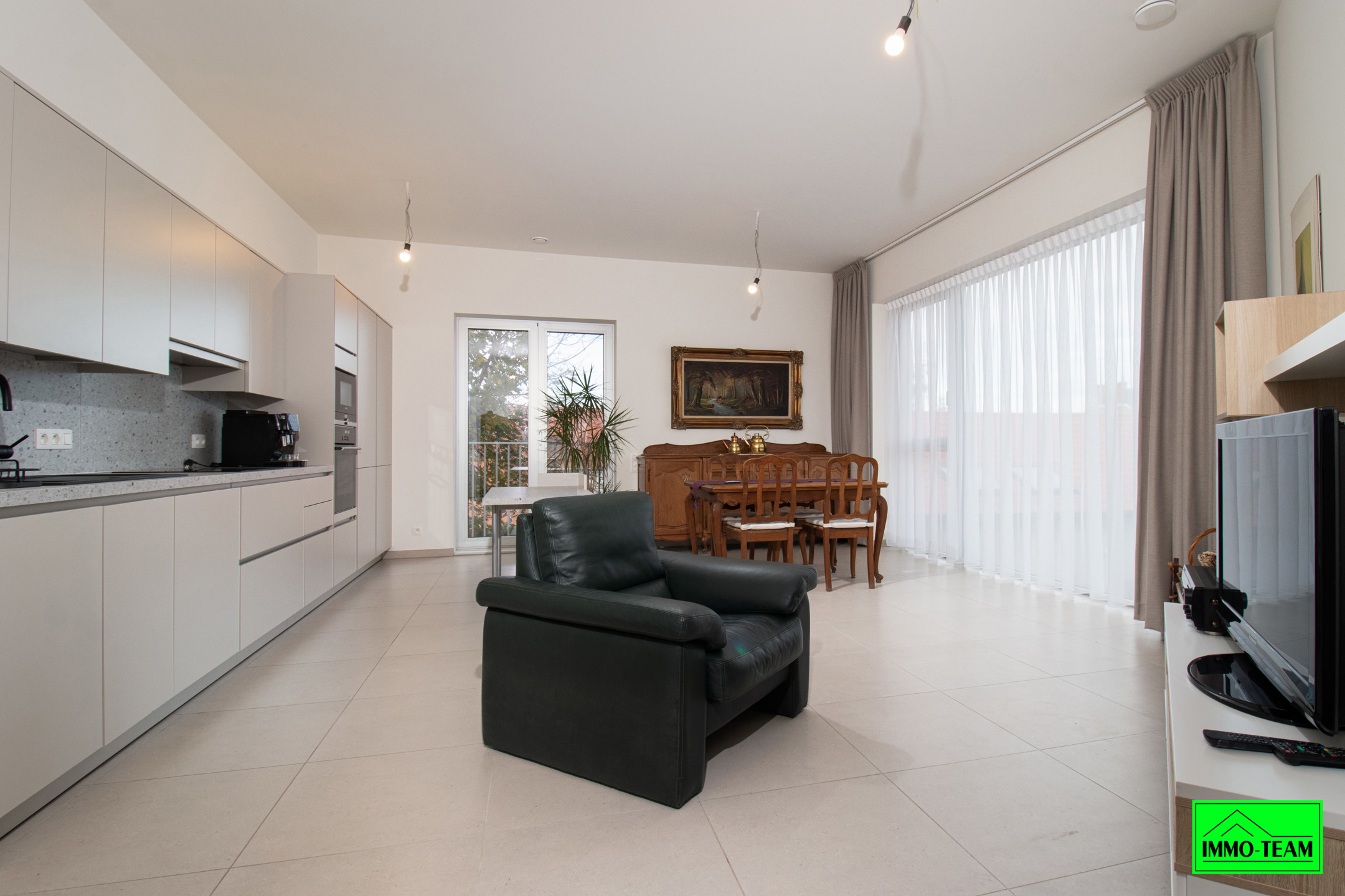 Energiezuinig, recent appartement vlakbij centrum - foto 5