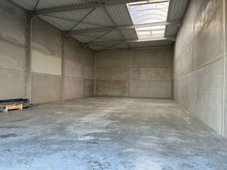 Nieuwe KMO's Heidelo-Park - Units vanaf 325m² tot 1.400m² zowel te huur als te koop<br /><br /><span>Te Huur beschikbaar</span> :<br /><br />vanaf einde Q1 2025<br /><br /><strong>Unit 1 - 325m²</strong> <br />Unit 2 - 300m² <br />Unit 3 - 544m² ( grenst aan het oudere bestaande gebouw van 866m² magazijn + kantoor)<br />Unit 4 - 300m² <br />Unit 5 - 325m² <br />Unit 6 - 375m² <br />Unit 7 - 1.400m²