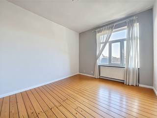 🏢 Te koop – Duplex appartement met 2 slaapkamers in Evere📍 Auguste De Boeckstraat 5, Evere💰 Prijs: 295.000 €📈 Huurinkomsten: ± 1.135 €/maand OF...
