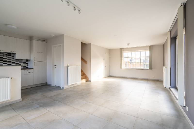 Halfopen woning met 4 slaapkamers en tuin nabij station Ingelmunster - foto 5