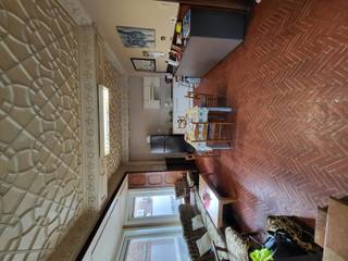 Te huur: gelijkvloers appartement in halfopen bebouwing aan de Brugseweg in Ieper, op de stadsrand en vlot bereikbaar via invalswegen.Dit appartement...