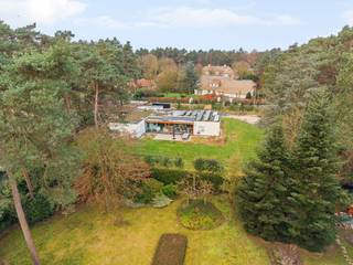 Dans le quartier résidentiel de villas de Grote Heide à Pelt se trouve cette charmante maison de plain-pied sur un terrain de 2 471 m². Grâce à...