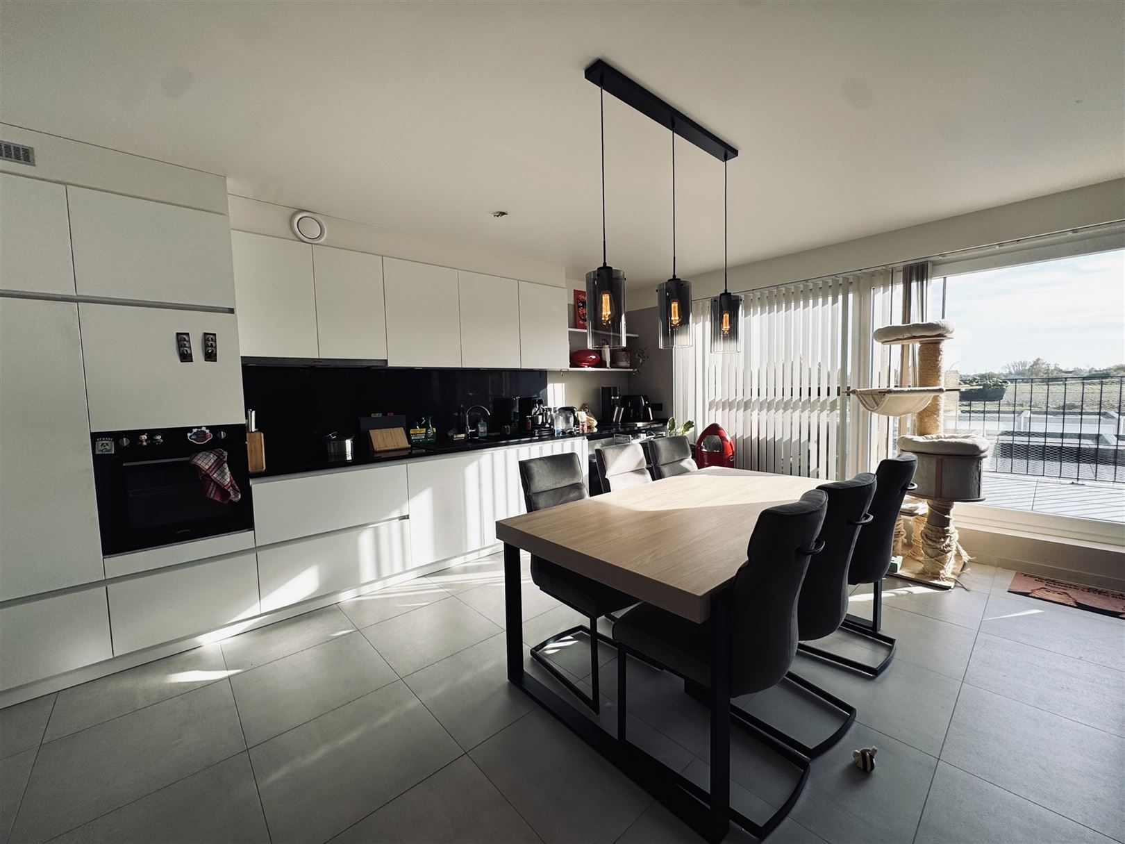 Recent appartement op de eerste verdieping met drie slaapkamers - foto 2