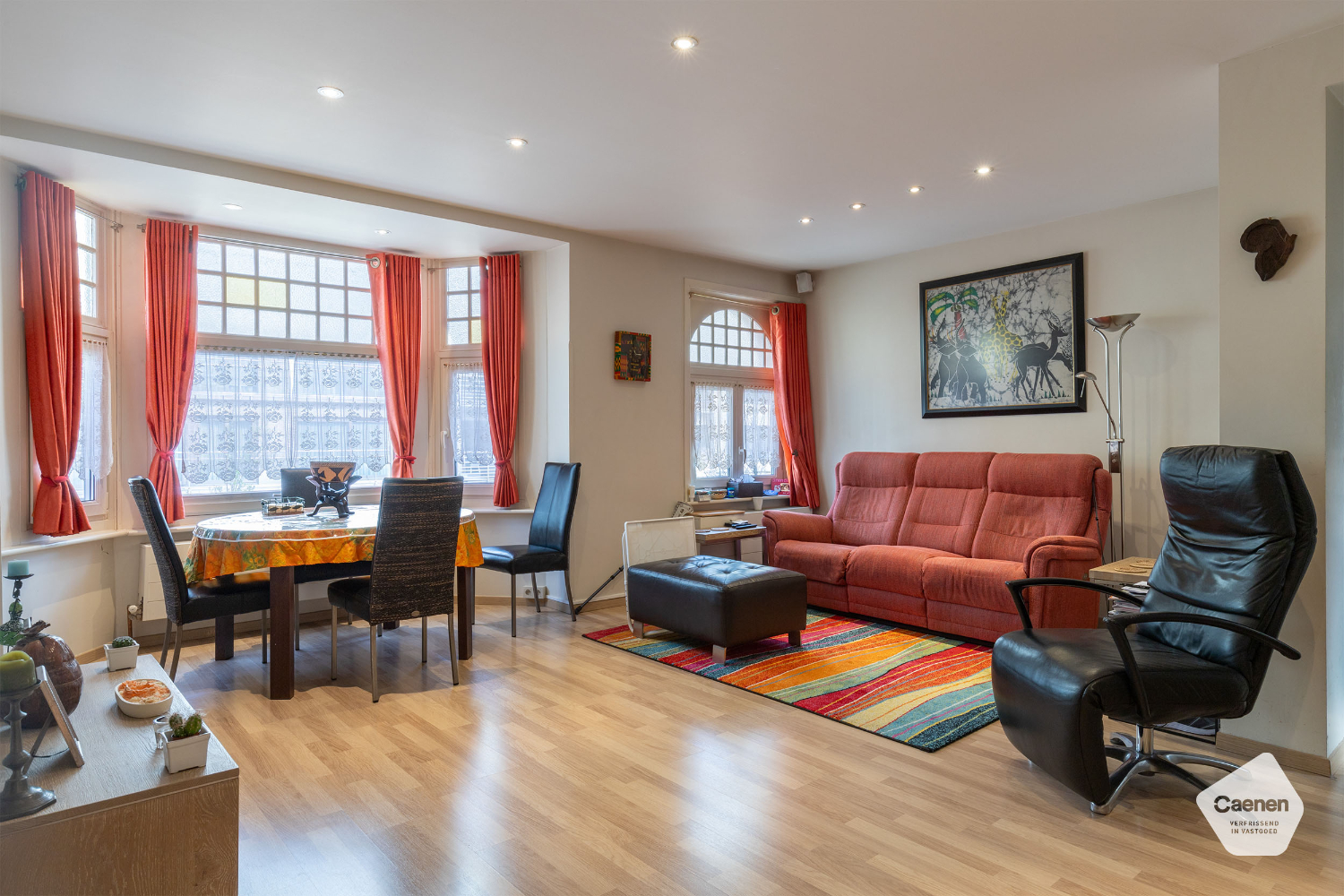 Ruim karakterappartement met 4 slaapkamers, gelegen in historisch pand - photo 2