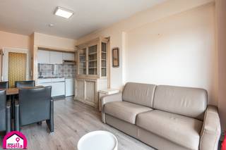 Te koop: charmante studio te Westende! Stapvoets verwijderd van het strand, de zee en gezellige winkels, ligt deze centraal gelegen studio op...