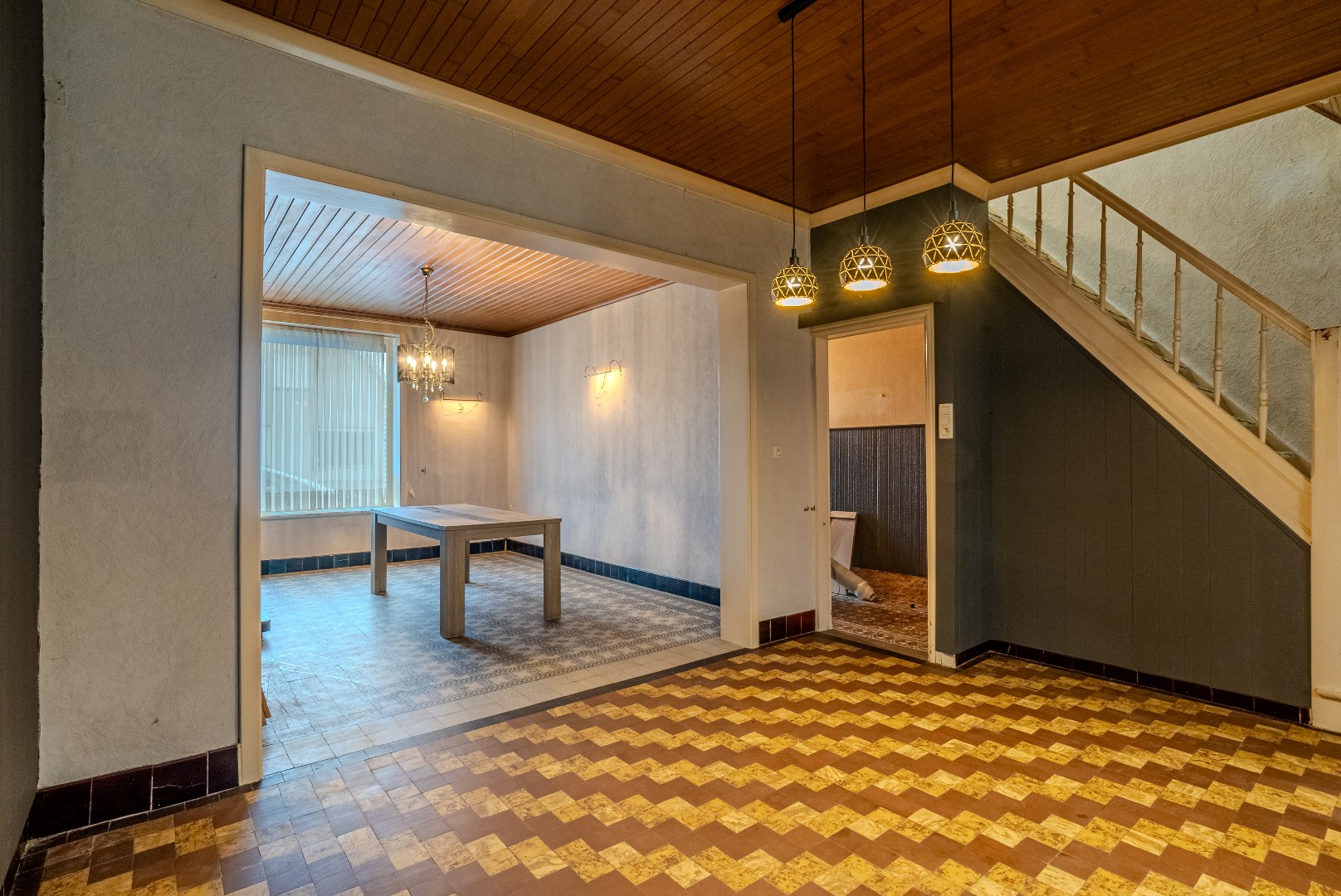 TE RENOVEREN WONING MET TUIN EN UITWEG - foto 2