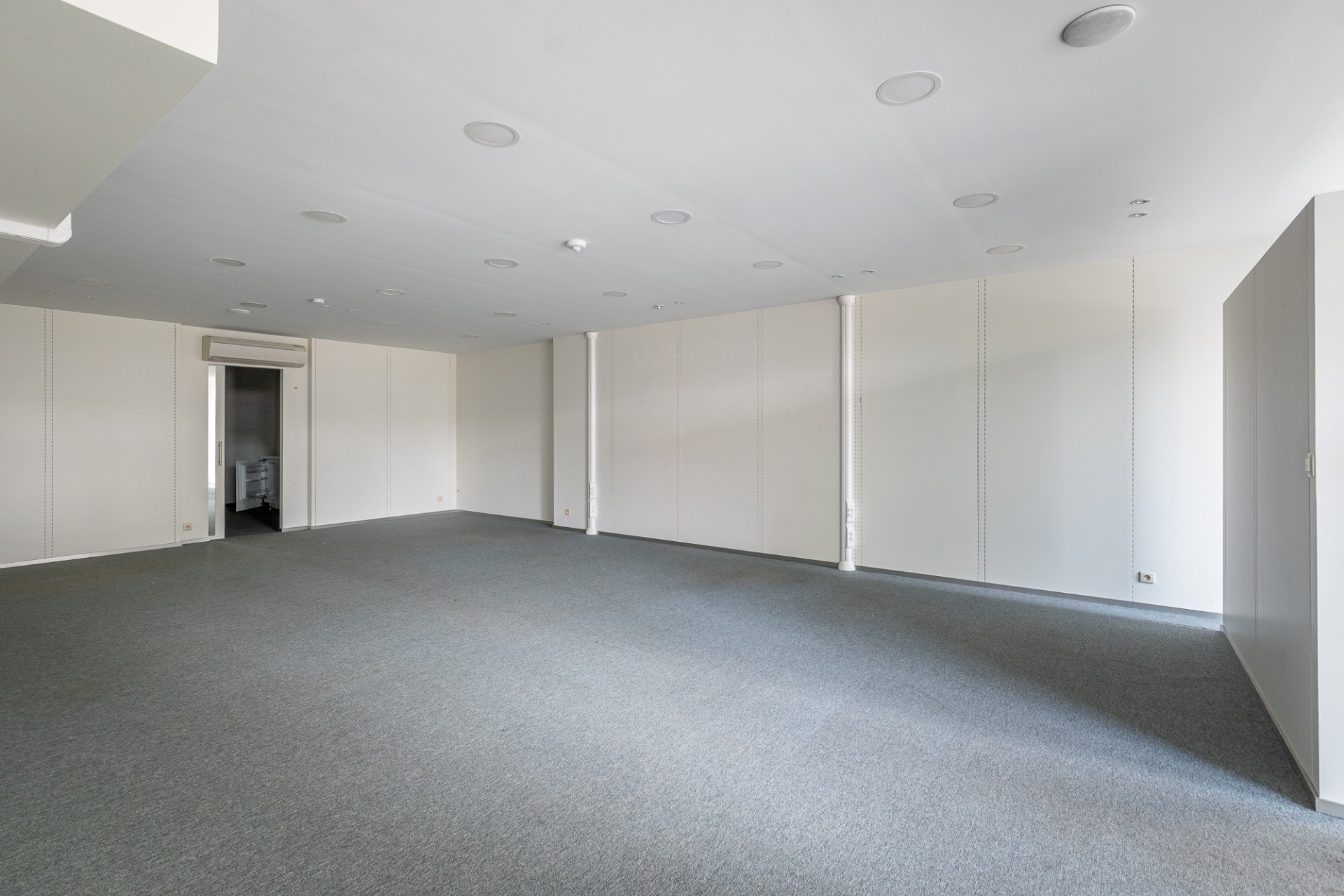 Handelspand gelegen op toplocatie in het centrum van Tielt - photo 5