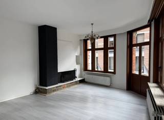 Op een absolute toplocatie in het centrum van Aarschot bevindt zich dit ruime handelgelijkvloers van 80 m², aangevuld met bovengelegen...