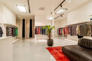 De vermelde vraagprijs van dit pand betreft een vanafprijs, wat betekent dat biedingen vanaf dit bedrag in overweging worden genomen. Op de...