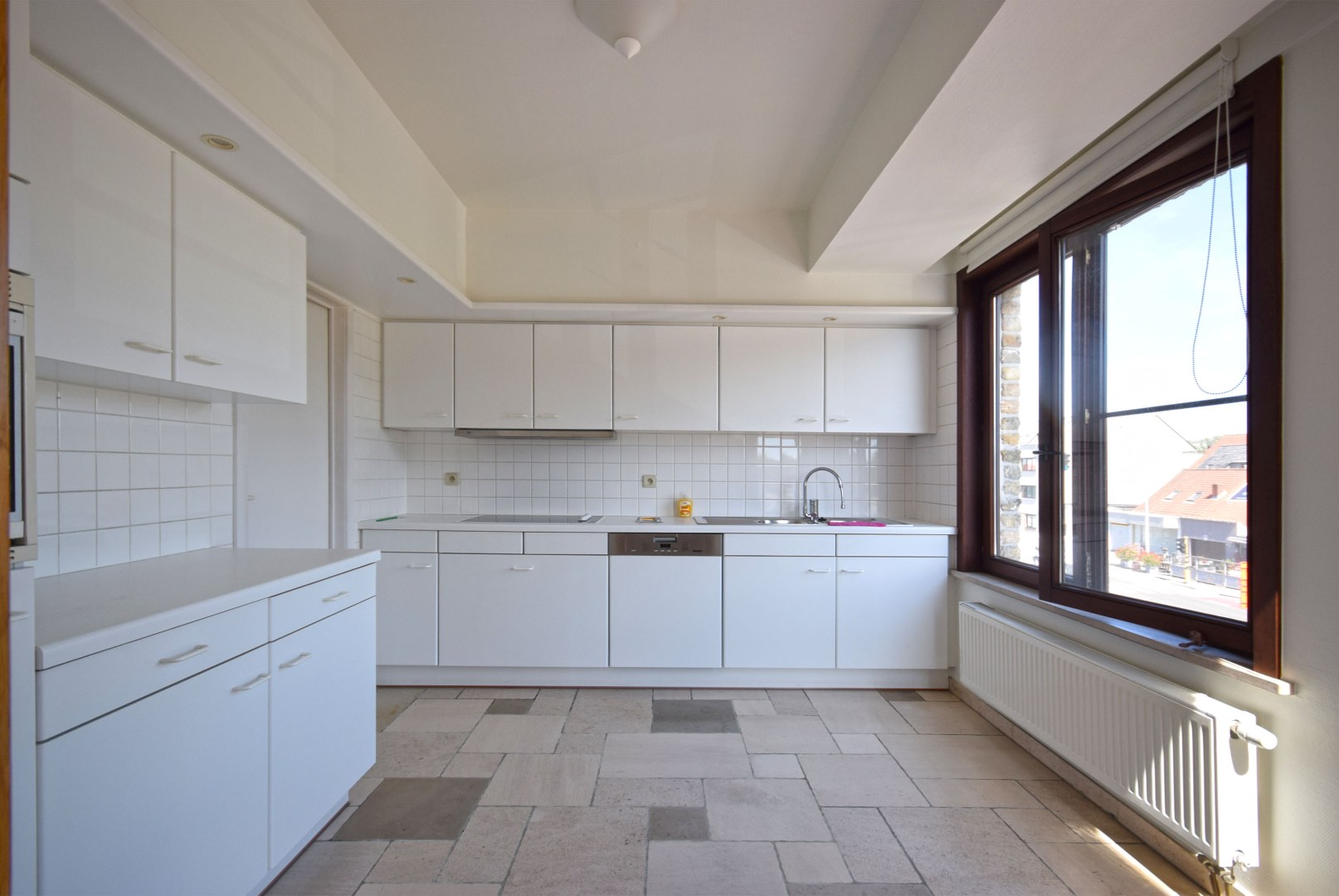 Ruim 2-slaapkamerappartement met twee terrassen en garage op mooie locatie in Roeselare - foto 5