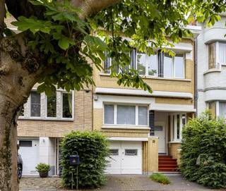 Prachtige art-decowoning in de gegeerde Pulhof-wijk. Authentiek, stijlvol en comfortabel. Verscholen in een rustige, lommerrijke laan in de gegeerde...