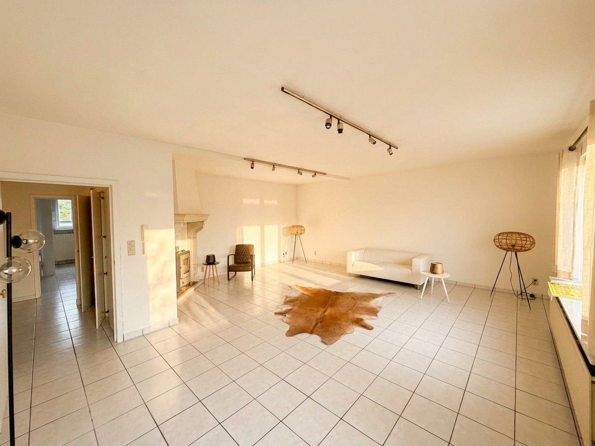 SUPER RUIM APPARTEMENT INCLUSIEF RUIME GARAGEBOX - foto 3