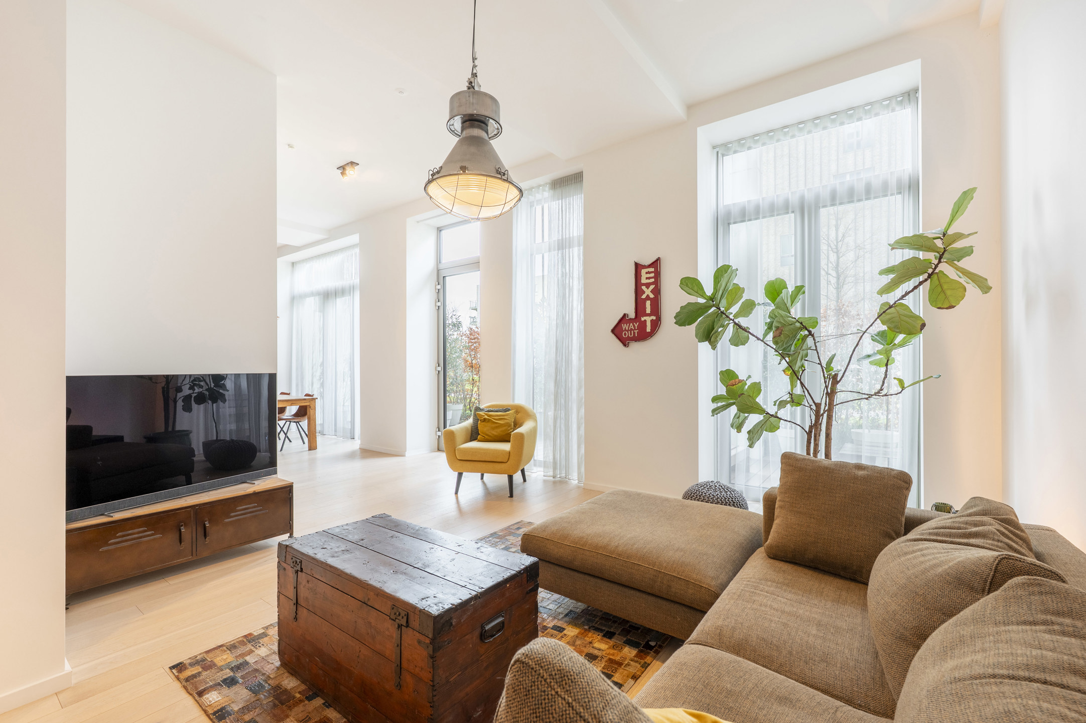 ANTWERPEN-ZUID. Huis met hoge plafonds en mooie lichtinval! - foto 2