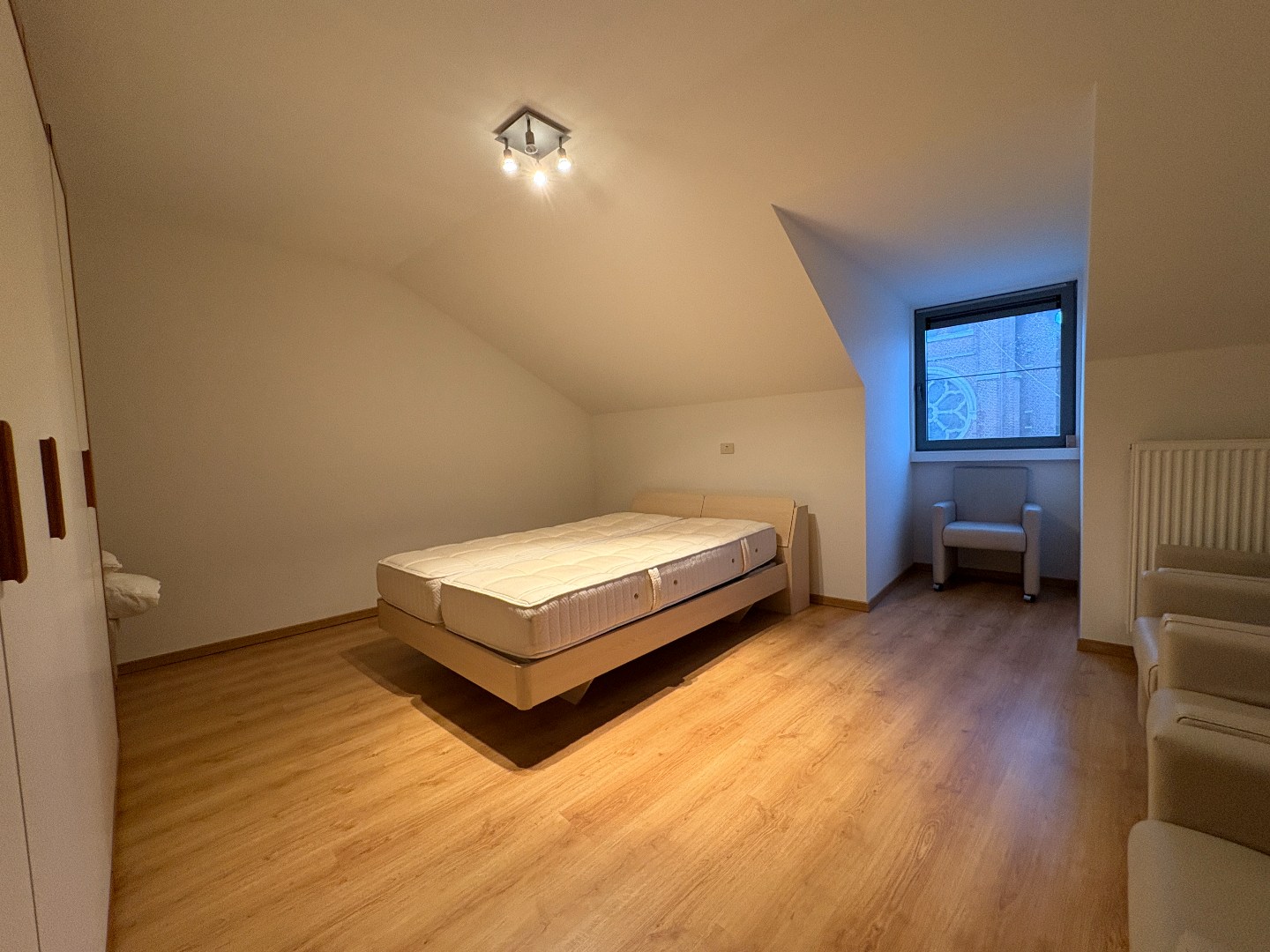Schitterend appartement met 2 slaapkamers en autostaanplaats! - foto 5