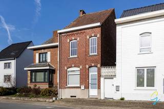 Cette maison est idéalement située à proximité de la gare de Grammont et à la périphérie du centre-ville. Grâce à cet emplacement central,...