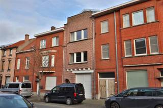 Leuke stadswoning met grote garage/werkplaats en gezellige tuin. In de gezellige Elfde-Julilaan vinden we deze authentieke woning ingedeeld op het...