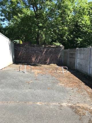 Autostaanplaatsen, dichtbij het centrum van Ingelmunster aan €35/maand.