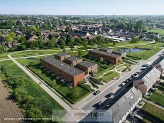 Woning 198 heeft de volgende indeling : <br /><br />In de kelderverdieping : een parkeerplaats, een ruime berging met directe toegang naar de woning. <br /><br />Op het gelijkvloers : een open keuken en eetplaats die door de grote raampartijen een bijzonder ruimtelijk gevoel geven.<br />De connectie met de tuin is optimaal, zodat je in de zomer bijna buiten kunt eten.<br /><br />Op de eerste verdieping: een inkomhal met toilet, een ruime en gezellige leefruimte die een aangename sfeer biedt.<br /><br />Op de tweede verdieping: een ruime nachthal met toegang tot 3 slaapkamers, een berging en een badkamer voorzien van een lavabo, douche en toilet.<br /><br />Deze woning beschikt over 8 zonnepanelen.<br /><br />Voor een persoonlijke afspraak of meer informatie kunt u rechtstreeks contact opnemen met Olivier op het nummer 0475 41 90 17 of stuur een mail naar olivier@immotion.be.