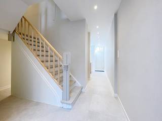 Deze prachtig gerenoveerde karaktervolle woning in het hartje van Sint-Truiden, combineert modern wooncomfort met authentieke charme. Dankzij...