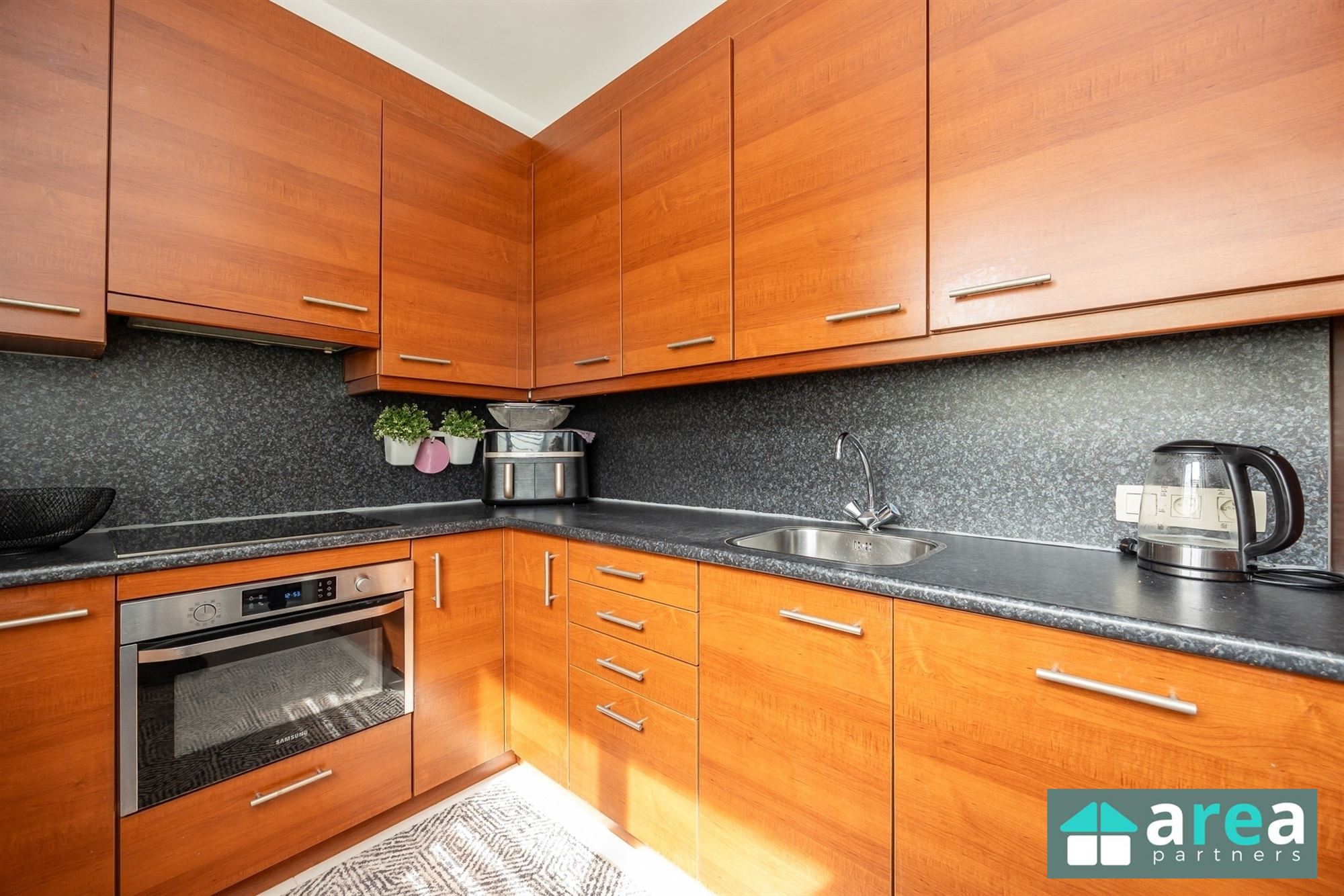 Instapklaar appartement met terras, garage en staanplaats! - foto 4