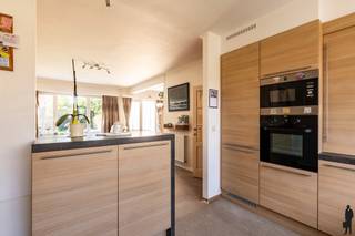 Instapklare halfopen bebouwing met 5 slaapkamers, garage, zonnepanelen en zonnige tuin in EdegemIn een rustige en residentiële straat in Edegem...