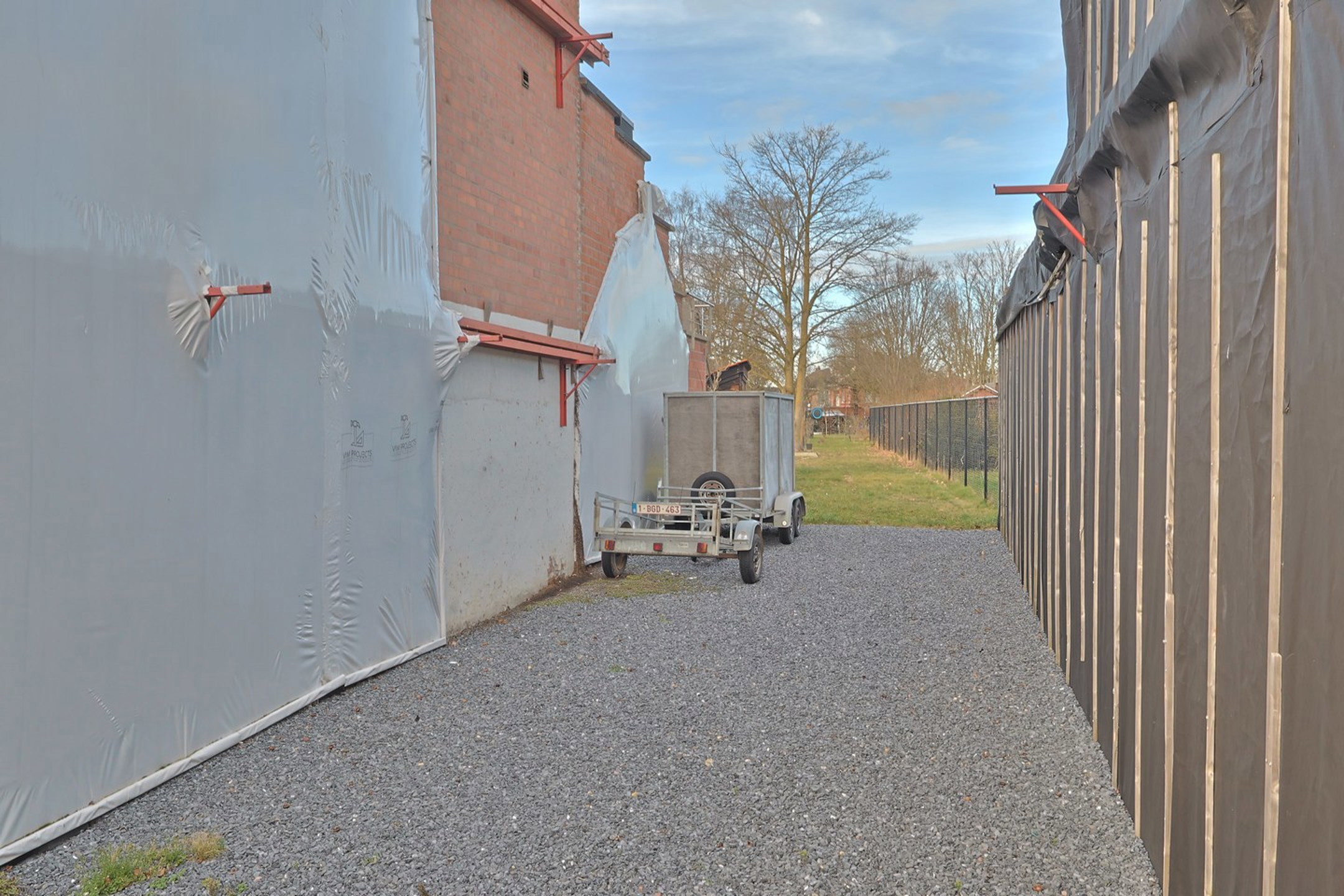 Centraal gelegen bouwgrond voor gesloten bebouwing in centrum Beveren! - foto 3