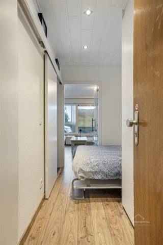 Completely move-in ready 1 bedroom studio 5 minutes from major market in Ypres.Discover this extremely clean studio in Middelkerke, ideally located...