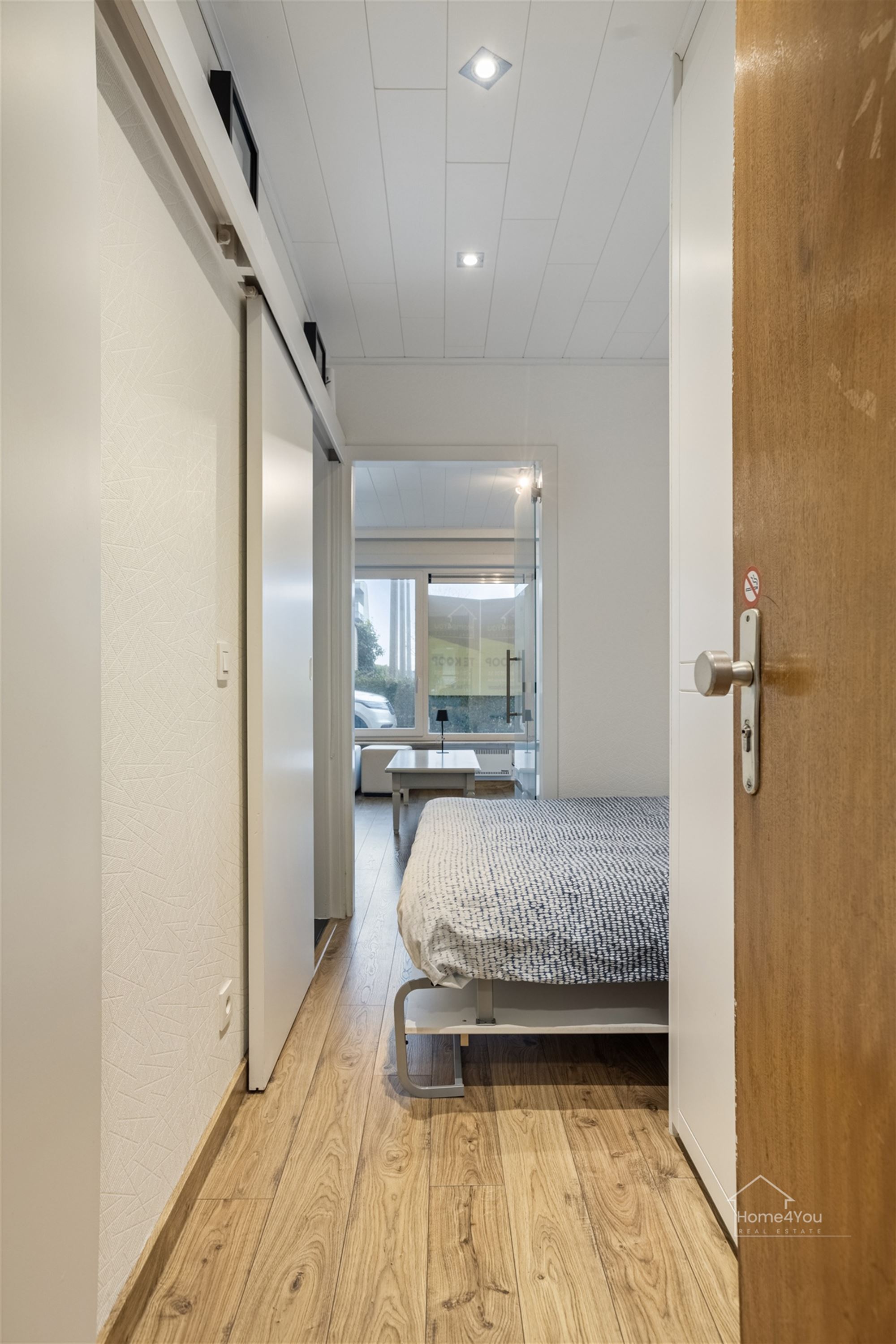 Beautiful refreshed furnished studio with 1 bedroom on ground floor 50 meters from beach and dike. - photo 2