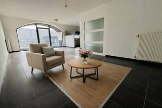 Dit ruim, energiezuinig en instapklaar appartement, gelegen op de 3e verdieping van een kleinschalige residentie in het centrum van Temse,...