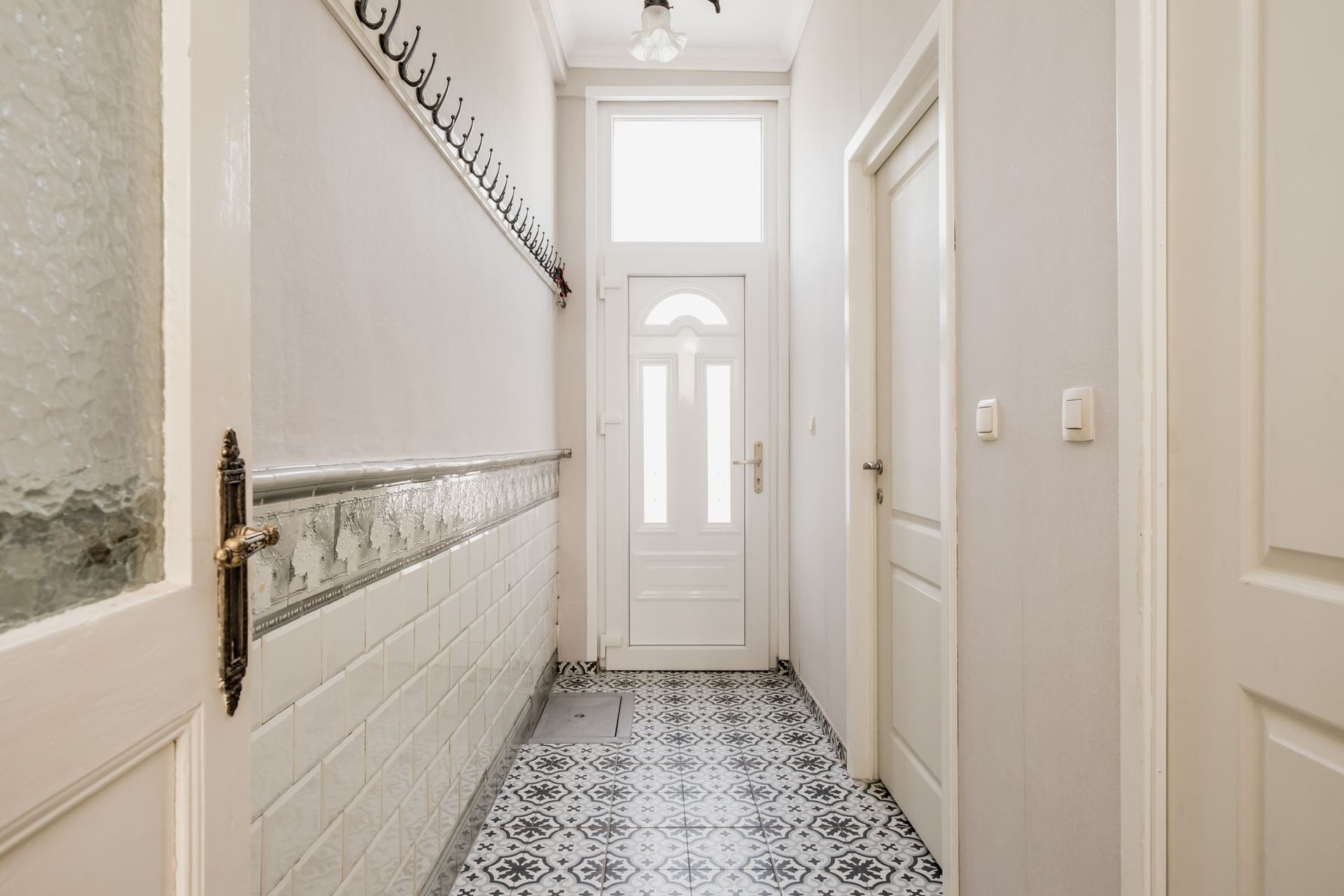 Te renoveren woning met 3 slpks en 3 badkamers. - foto 5