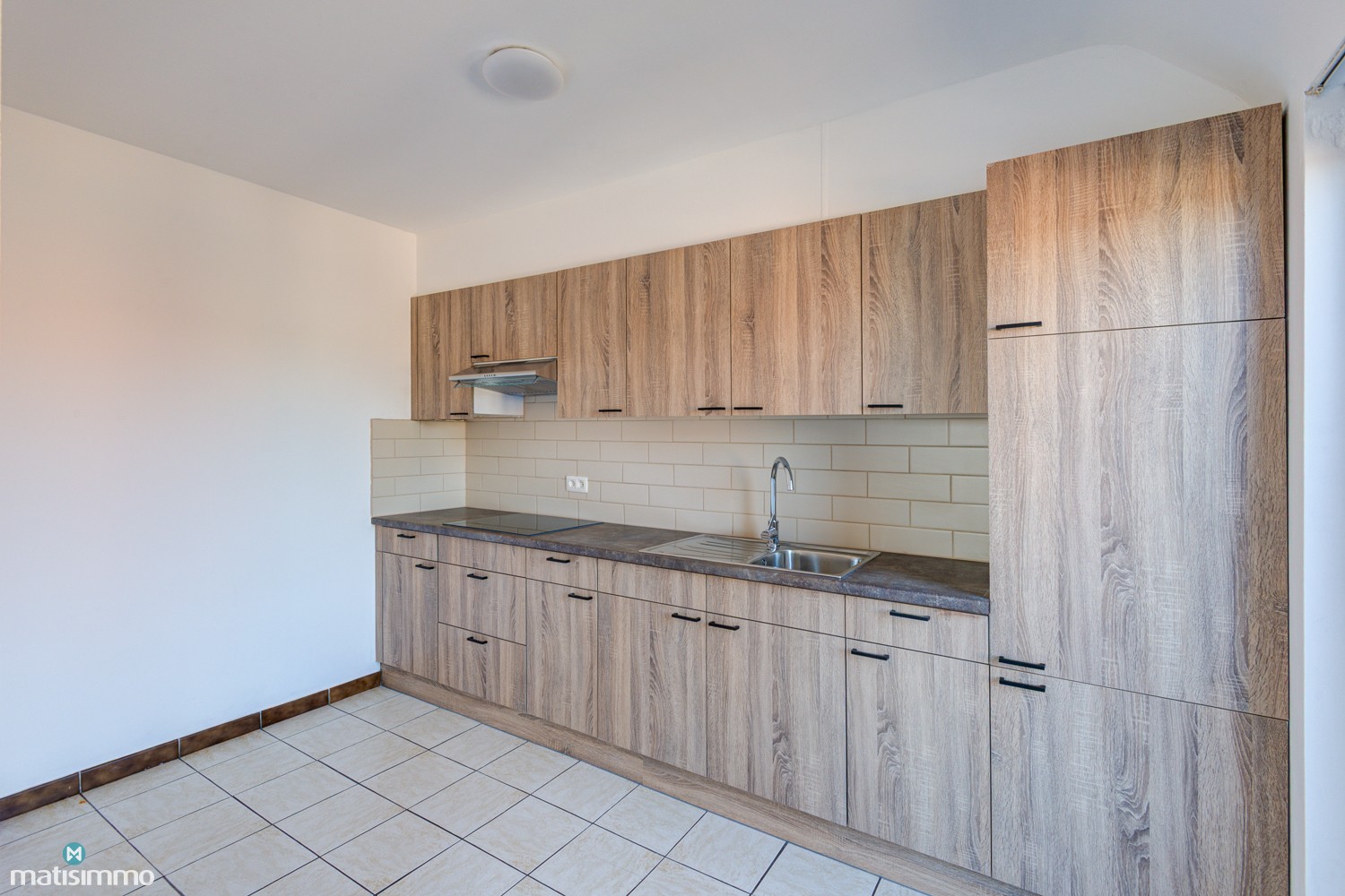 INSTAPKLAAR APPARTEMENT MET TWEE SLAAPKAMERS EN GARAGE NABIJ HET CENTRUM VAN LANAKEN - foto 5