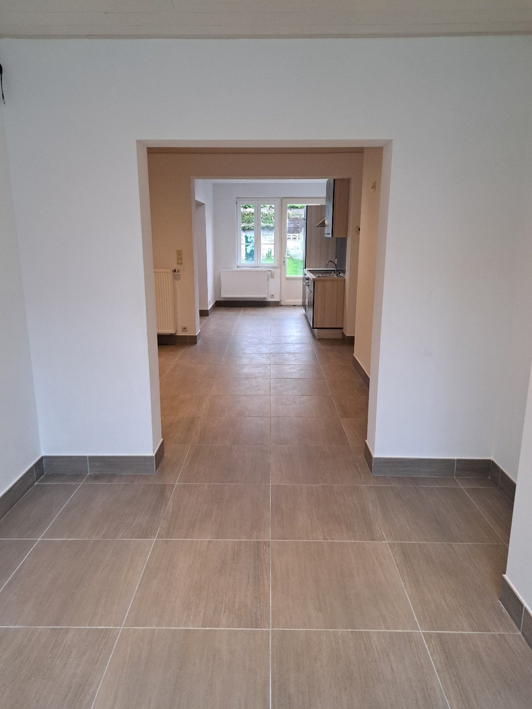 Ruime woning met tuin, drie slaapkamers en garage te Waregem - foto 4
