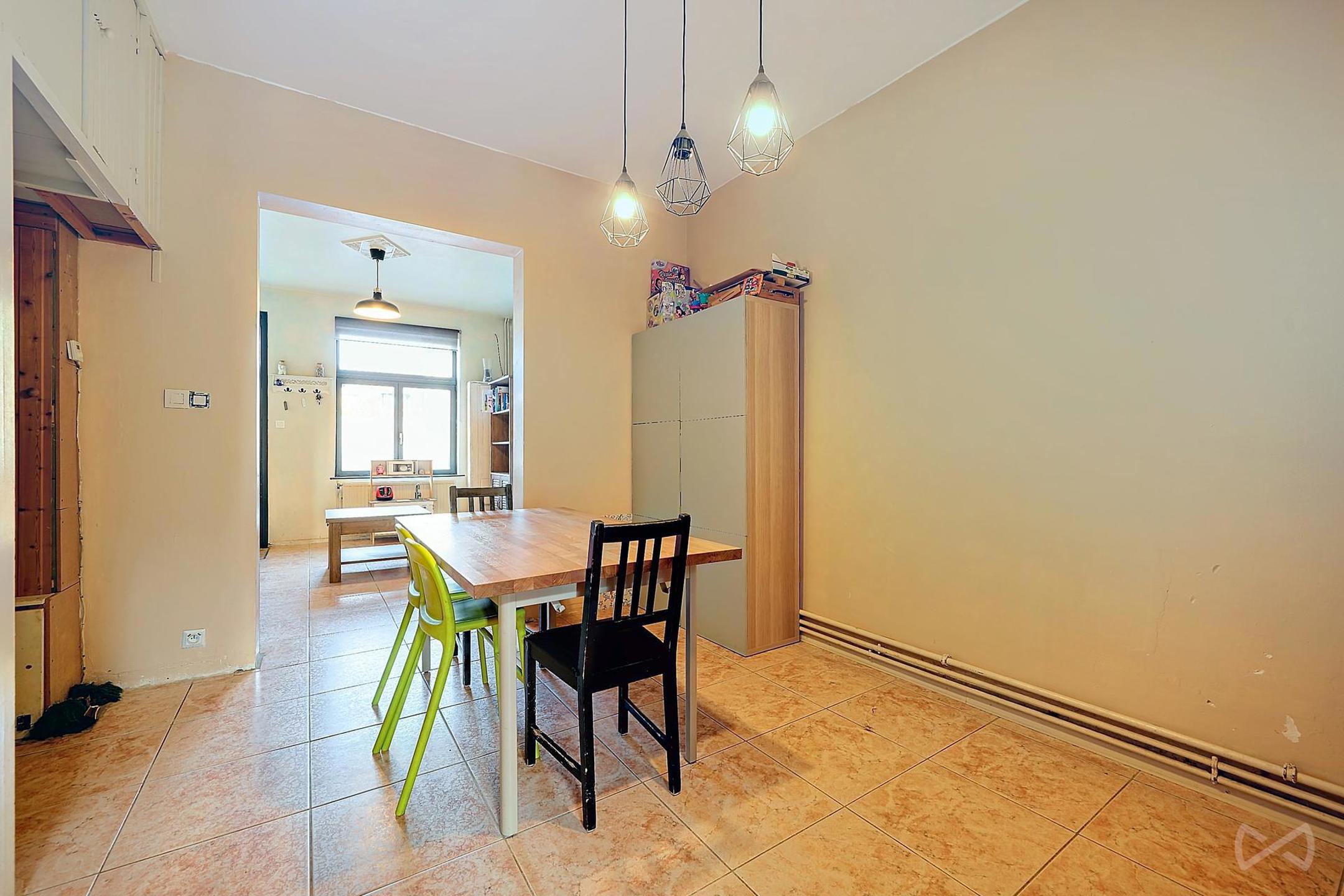 Huis met 4 slaapkamers + grote tuin!!! - foto 4