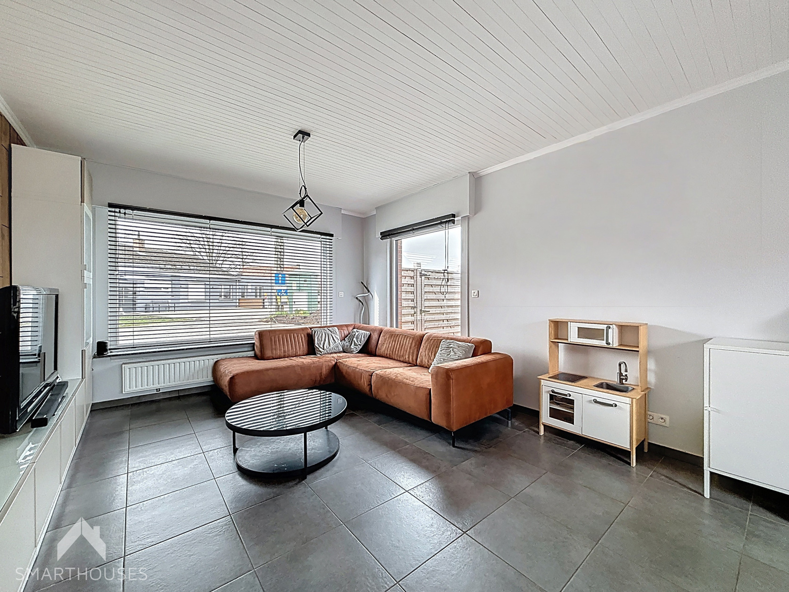 instapklare woning met 3 slpks, garage en 3 parkeerplaatsen - foto 4