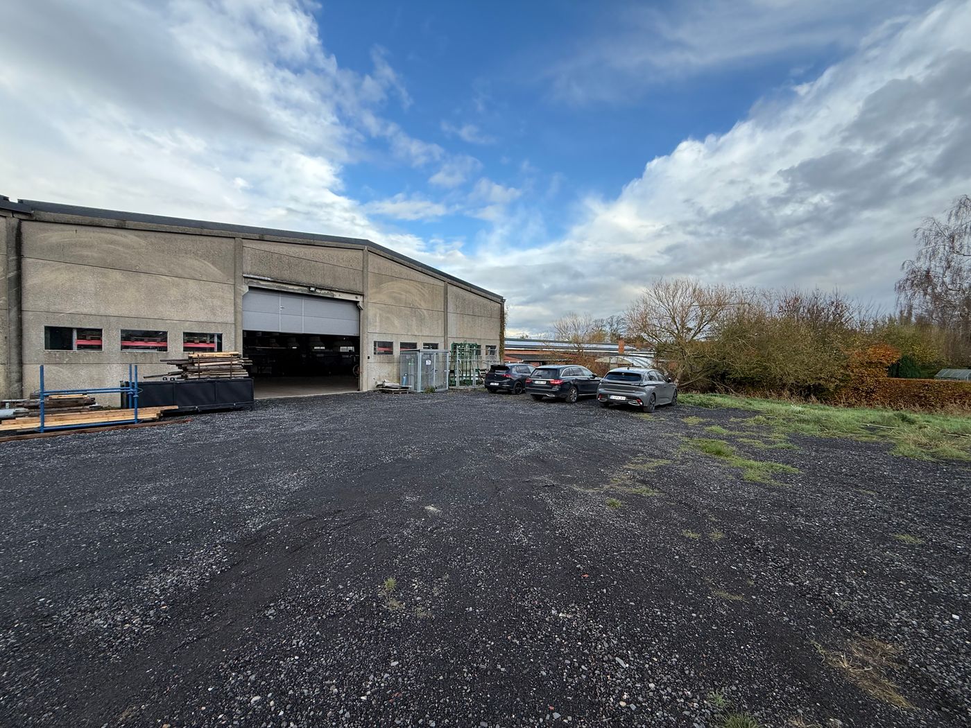 Magazijnruimte van 1.334 m² gelegen vlakbij de E34 te Maldegem - photo 1