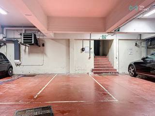 MAIL: demis.hardiquest@weinvest.be / TEL: 0493 83 73 13Gelegen op de Charleroisesteenweg 146, 1060 Brussel, is deze overdekte parkeerplaats...
